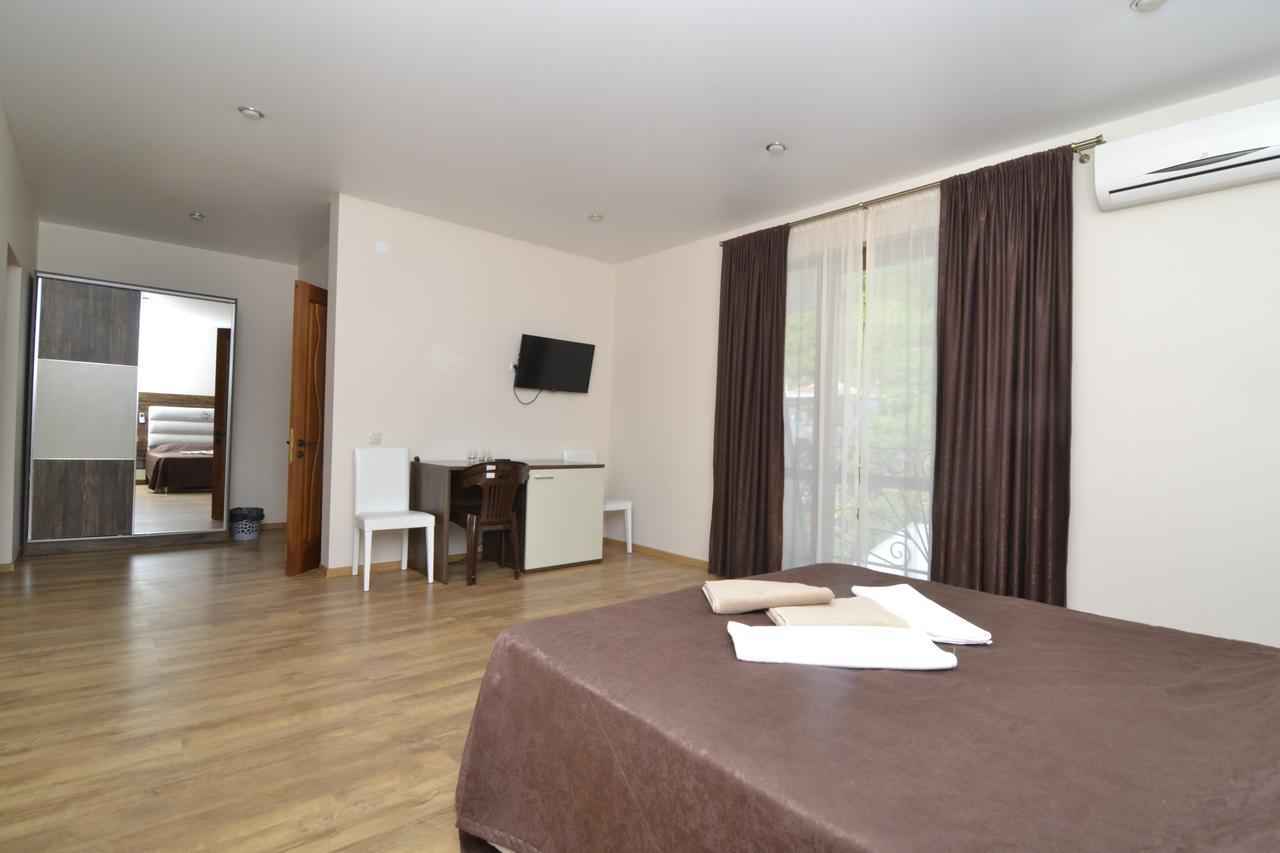 Arda Hotel Гагра Екстериор снимка