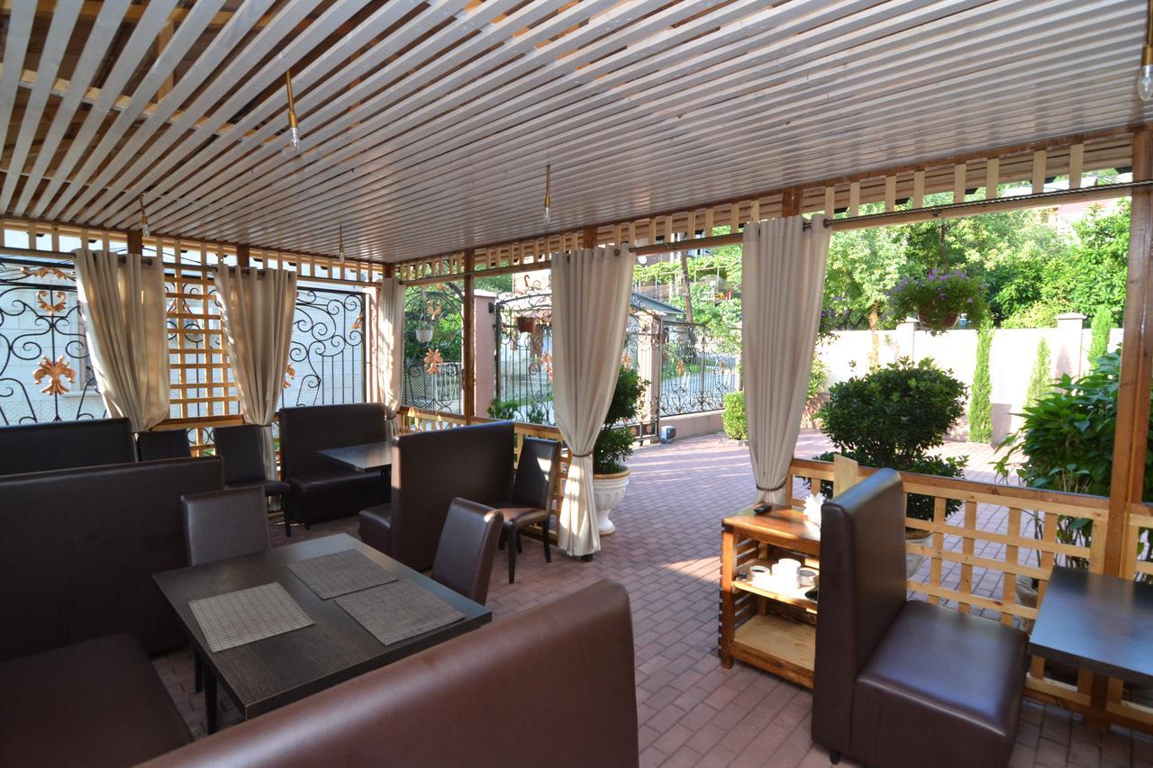 Arda Hotel Гагра Екстериор снимка