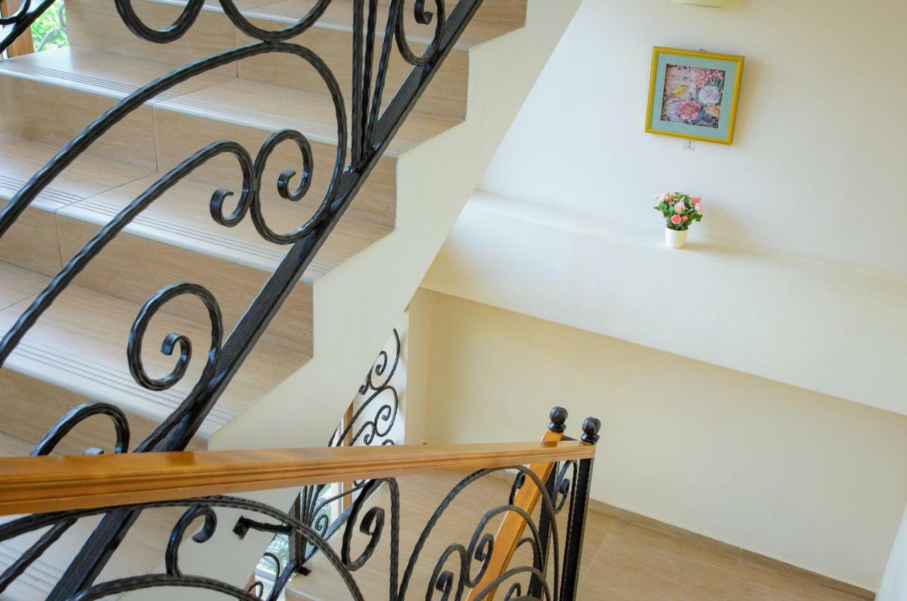 Arda Hotel Гагра Екстериор снимка